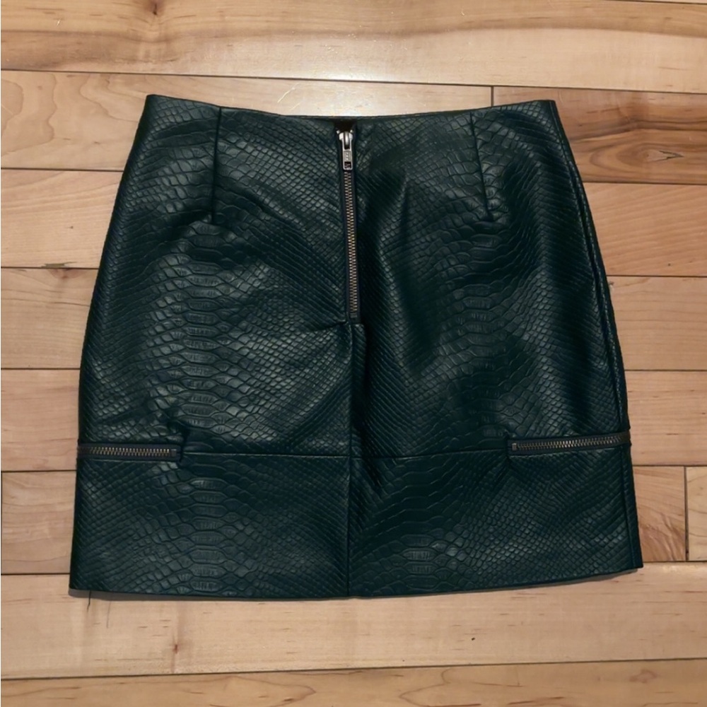 LOVERS AND FRIENDS GOOD TO BE BAD MINI SKIRT - Picture 5 of 5